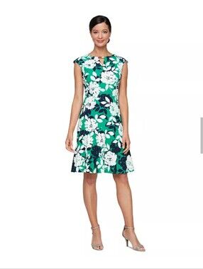 SLNY Floral Fit & Flare Dress Size 6 Green Navy White Sleeveless NWT